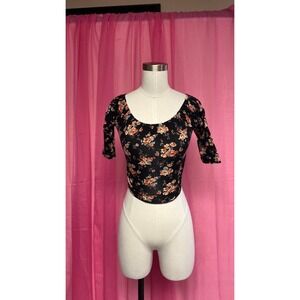 Nollie cropped‎ top